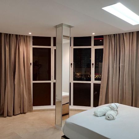 Amazing Appartement Au Centre Ville En Face Hilton - Gare Train 탕헤르 외부 사진